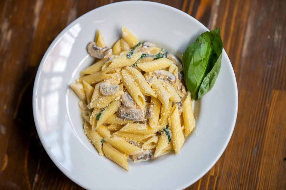 Pasta fría con setas: el plato del verano